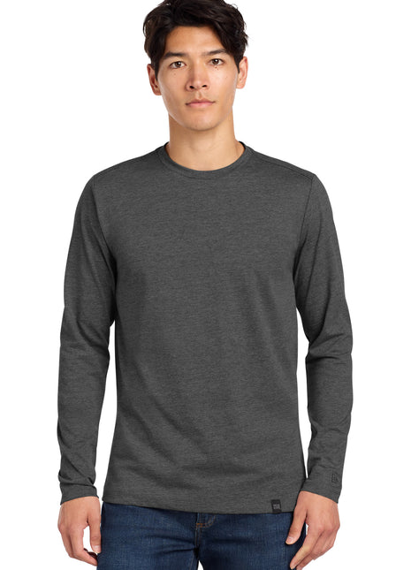New Era ® Heritage Blend Long Sleeve Crew Tee. NEA102 - Black Heather | New Era