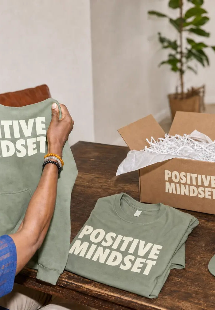 <h5>NONPROFITS & ASSOCIATIONS</h5><h2>Merchandise that carries your mission.<br/></h2>